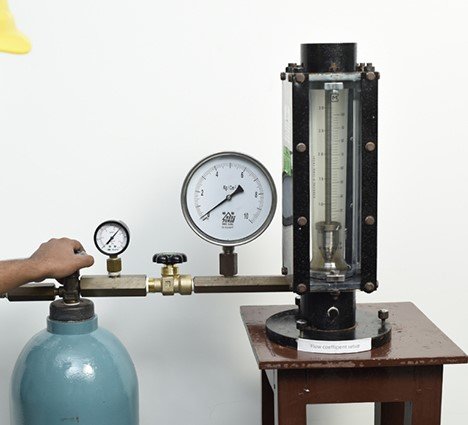 Flow calibration and verification of fixed, dial-a-flow, and vari-flow regulators Functional testing of demand flow regulators with instrument draw profiles Pressure decay and seat leak tests for C10 valve sealing performance