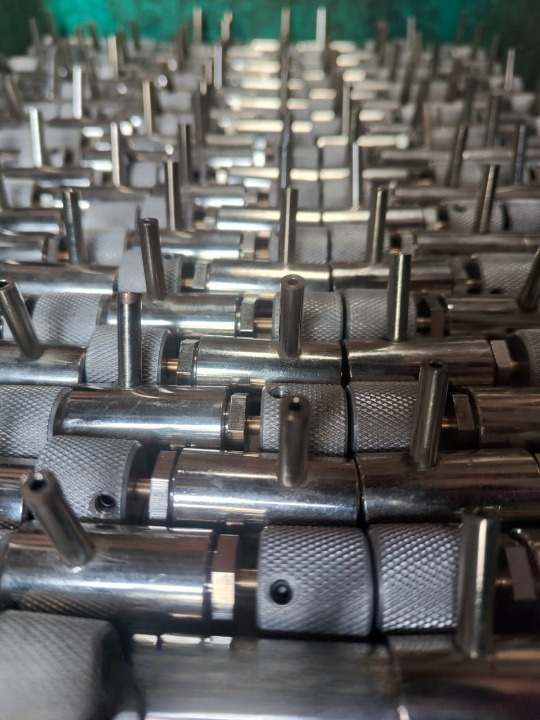 Vari-flow regulator C10 inlet variable flow control