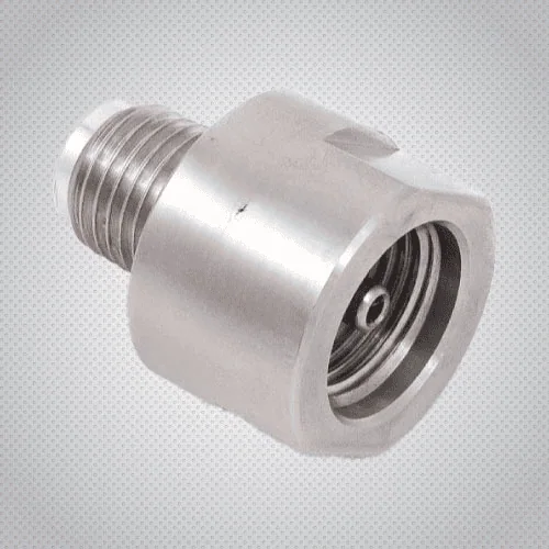 Leak-tight C10 self-closing valve for portable calibration kits