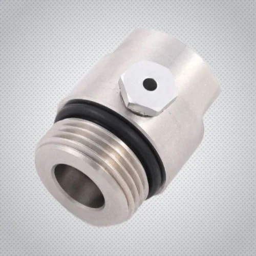 Durable brass C10 valve for disposable calibration cylinders