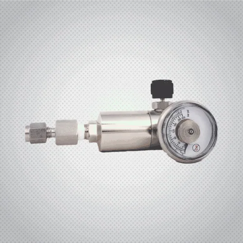 Compact fixed flow regulator for aviation and marine gas monitoring