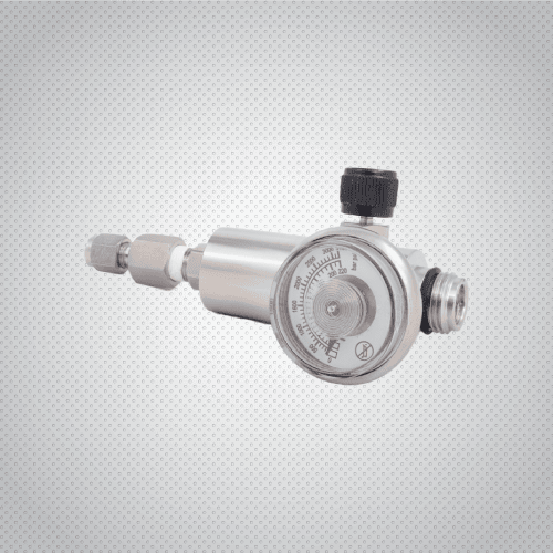 Fixed flow regulator designed for emergency services calibration kits
